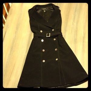 Button up sleeveless dress with belt